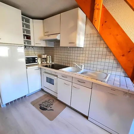 Duplex 6 Pers. Au Pied Des Pistes Avec Balcon Et Mezzanine - Les Menuires - Fr-1-452-119 *